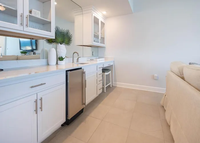 Phoenix Gulf Towers 2302 Apartment *